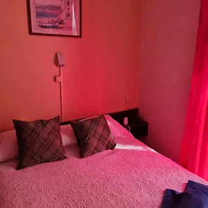 Pensao Residencial Flor Dos Cavaleiros Affittacamere