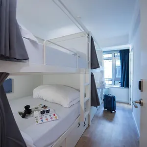 Hostel Room00, Lisbon